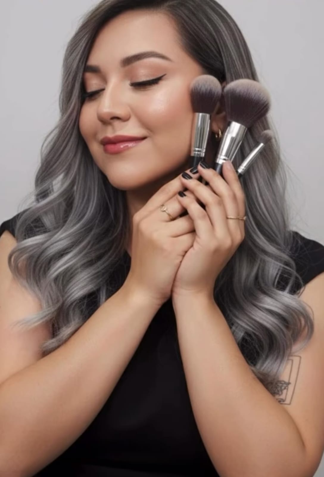 Dir — Artista de maquillaje